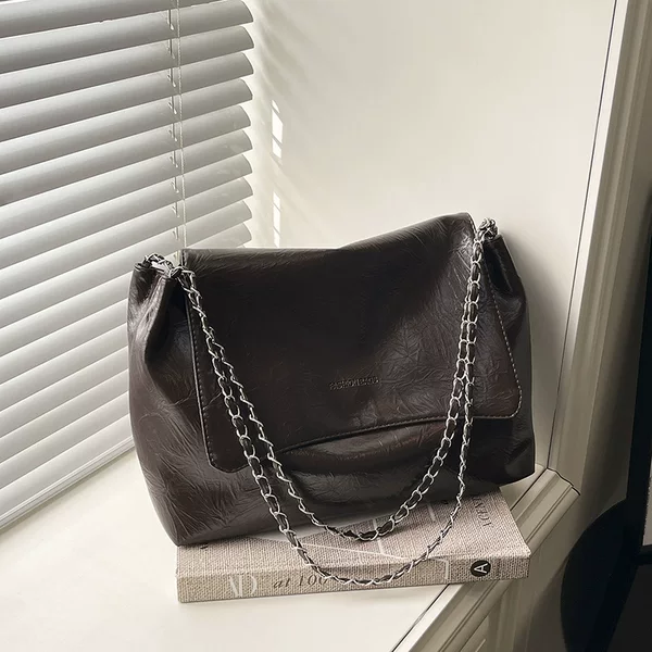 Retro Bag Women's Large Capacity 2025 New Autumn and Winter Versatile Simple Chain Shoulder Bag Work Commuter Tote Bag
