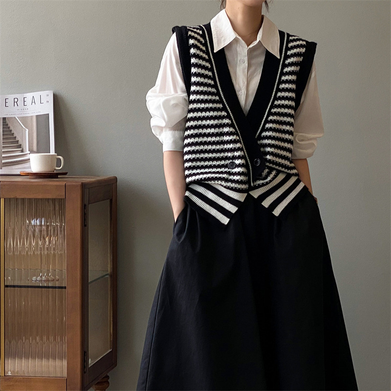 Retro Lazy Striped Knitted Vest Top Women's Loose Outer Wear Autumn Fashion New Waistcoat Sweater Vest