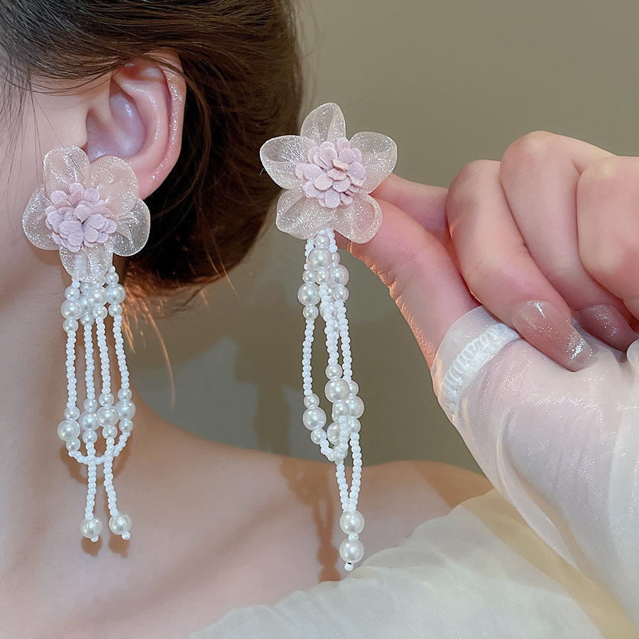 Pendientes de borla de flores de tela de aguja de plata Pendientes de estilo de vacaciones junto al mar