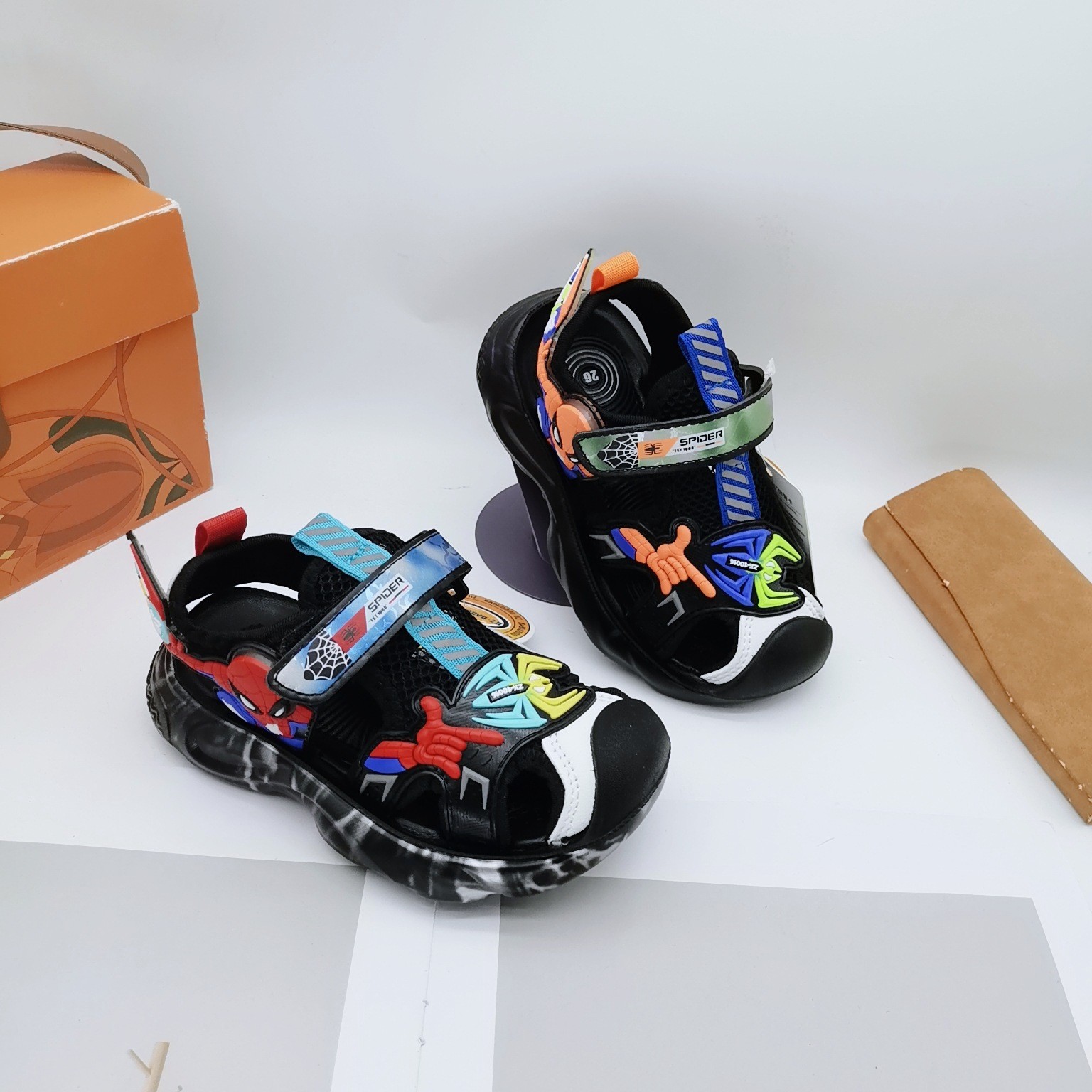 Sandalias para niños estilo de verano 2025 estilo caliente zapatos de playa para niños zapatos de verano nuevos zapatos para niñas zapatos de playa Baotou