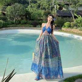 法式古着复古民族风印花挂脖吊带连衣裙女夏云南海边度假露背长裙