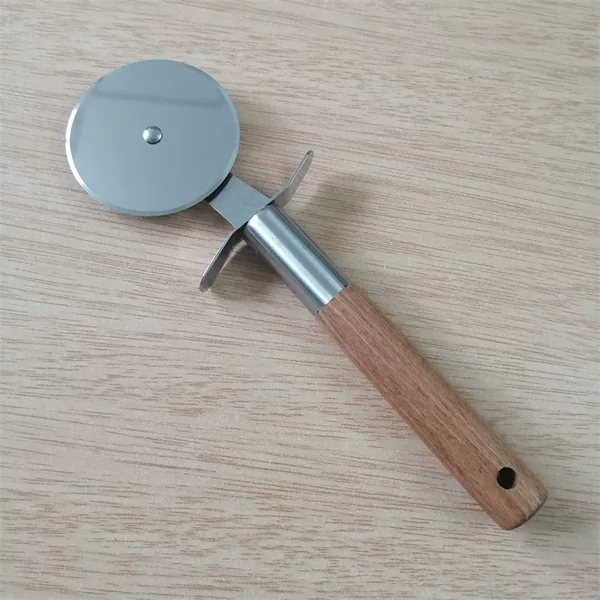 Creative multi-functional stainless steel wooden handle pancake cutter round cake cutter pizza cutter single wheel pizza cutter baking tool
