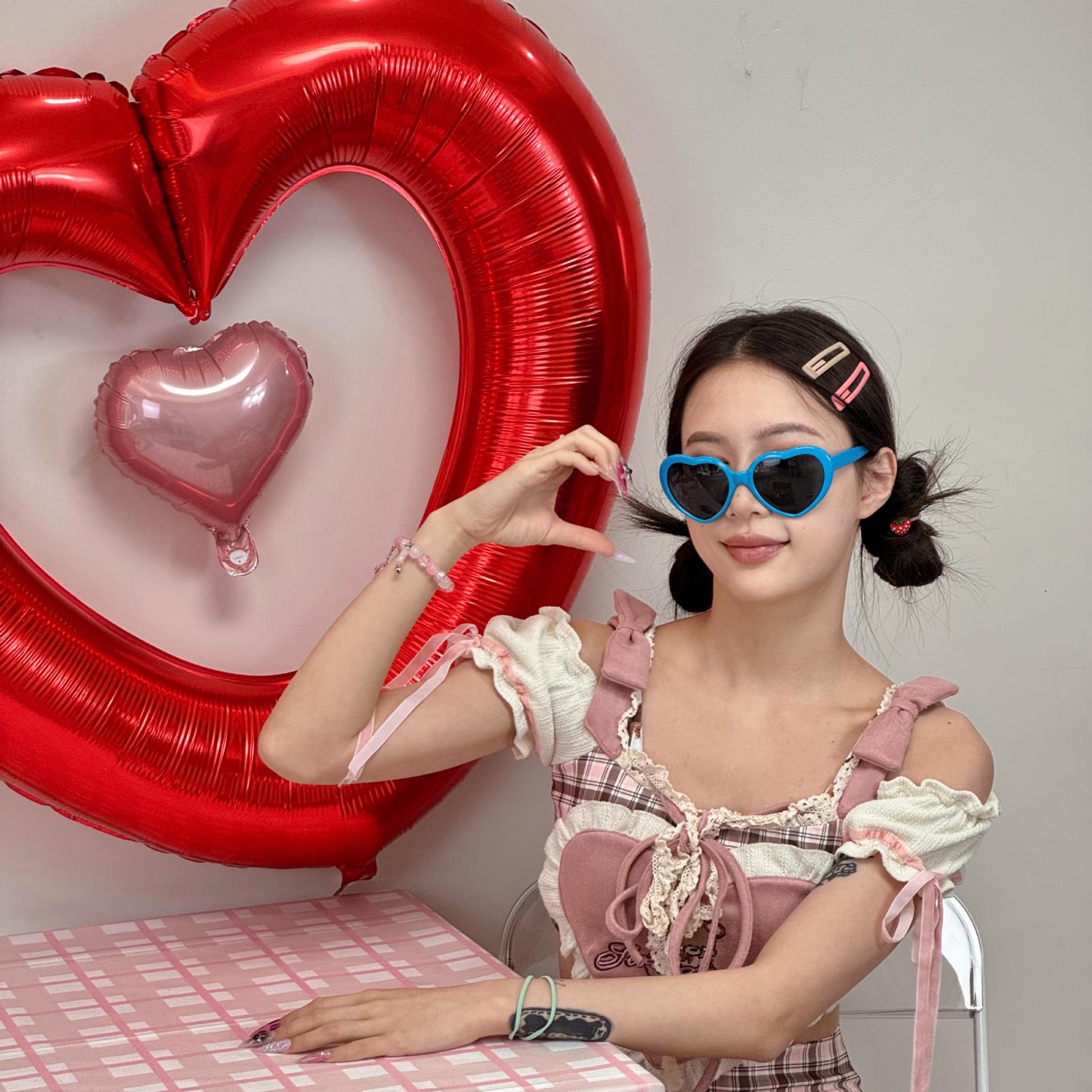 Gafas de Sol para Fiesta con Forma de Corazón 14.3x6 cm de Plástico y AC, Decorativo, para Fiestas y Moda