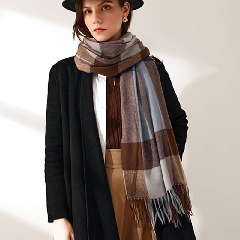 Nueva moda sarga caliente chal regalo de viaje venta directa de la borla bufanda de las mujeres de cachemir-como grande a cuadros de invierno
