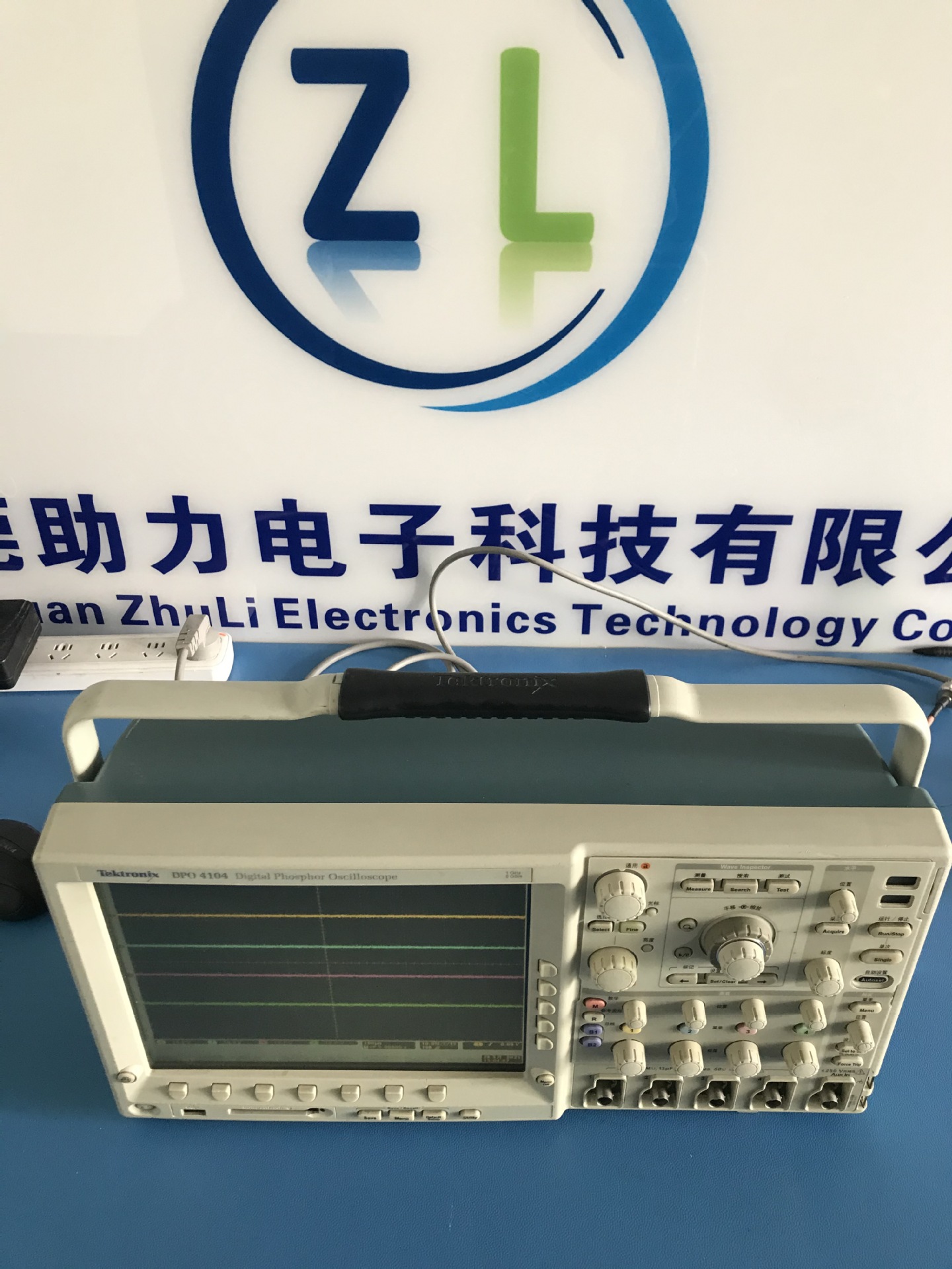 租赁示波器DPO4104  DPO4054  5 GS/s的取样速率 10 M样点的记录