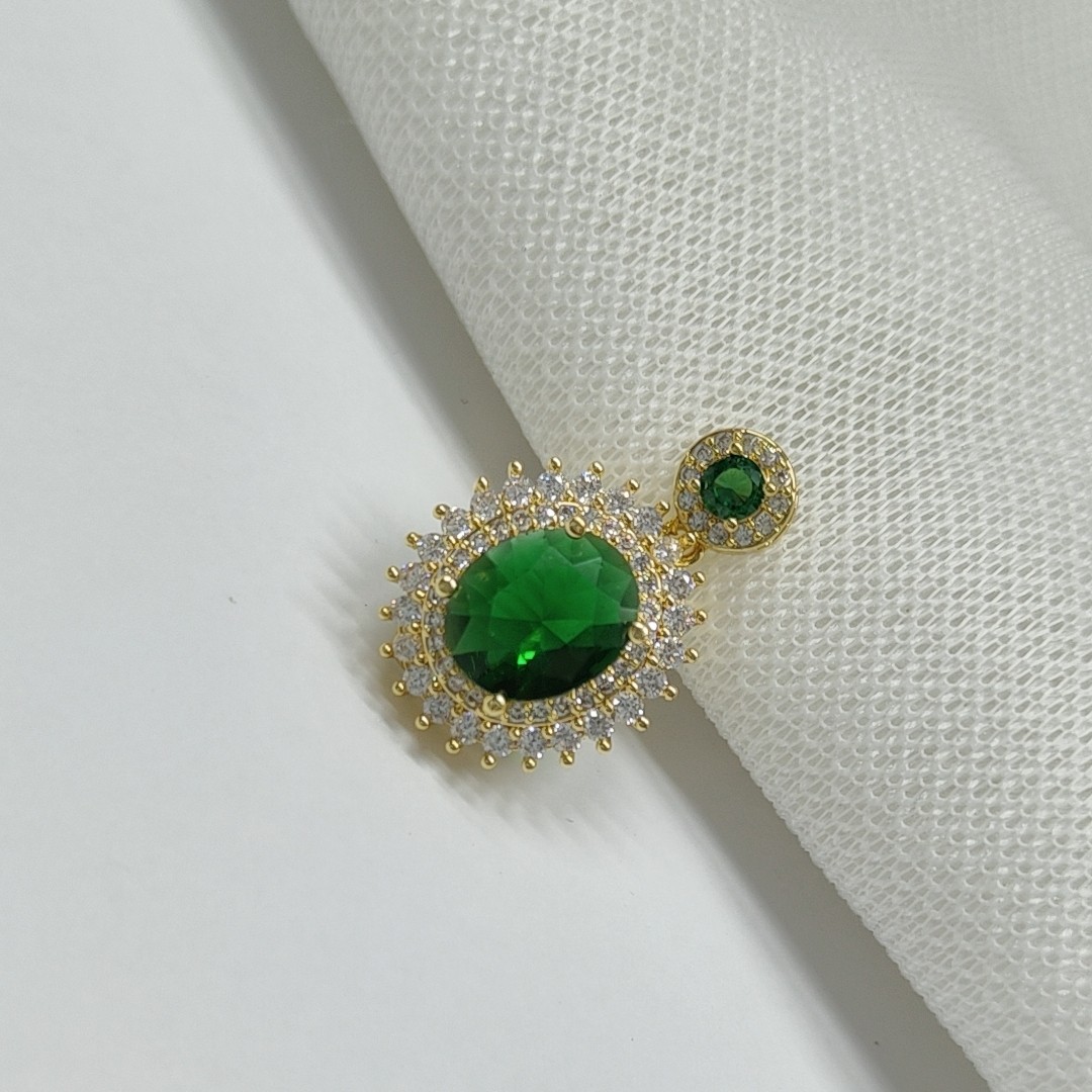 Capacious pendant