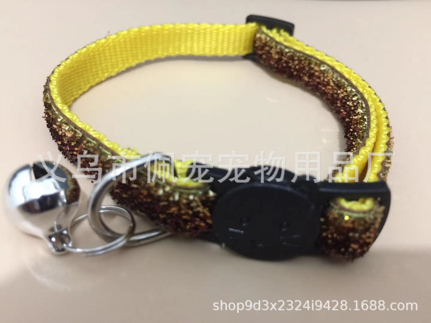 Collar de gato para mascotas con campana Collar de cara de gato con hebilla de seguridad Anillo de gato Collar de vellón de cebolleta Cadena linda