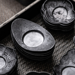 An ancient bronze cup coaster, high-end tea tray, handmade hammered pattern, old bronze metal, anti-slip, Japanese tea ceremony, Gongfu tea accessories.