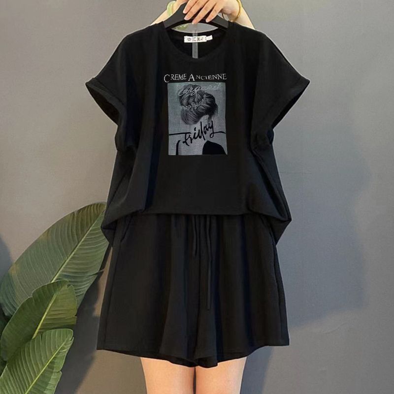 검은 양복 [뒤 소녀]