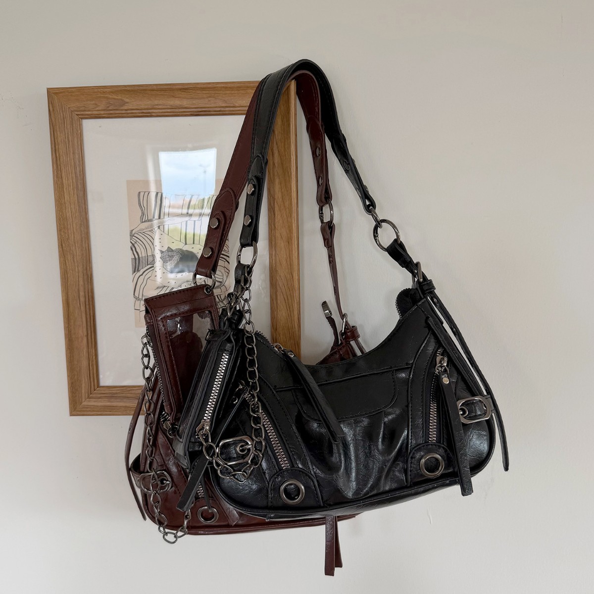 Unique design, spicy girl style, punk texture crossbody card holder, biker underarm bag, 2026 new autumn and winter commuter small bag