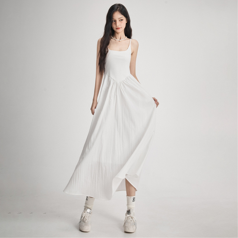 She Xiao Wen U-Neck Spaghetti Strap Dress for Women, Early Spring Style, Waist-Cinching, Pleated A-Line Long Dress, Korean Style First Love White Dress