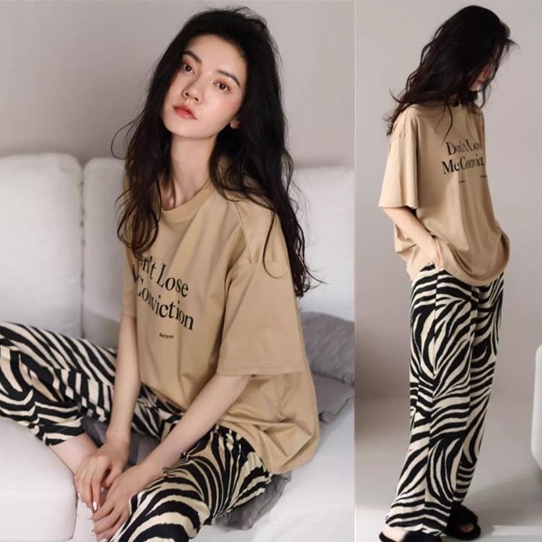 살구 검정 글자 살구 줄무늬 바지 짧고 길다