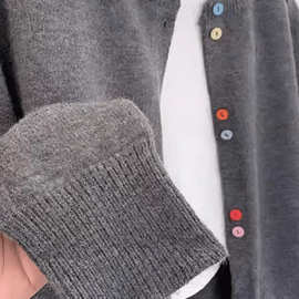 欧洲站高端2024年新款女装高级感穿搭上衣灰色百搭针织开衫毛衣女