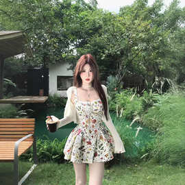 甜欲设计感法式吊带连衣裙女夏季新款碎花裙子修身甜美A字裙女装