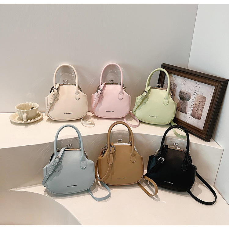 Women's Medium Pu Leather Solid Color Vintage Style Classic Style Buckle Dome Bag display picture 2