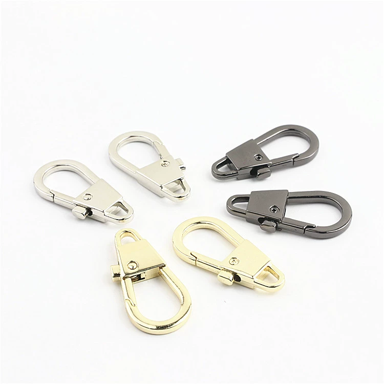 Bag accessory, golden keychain on chain, wholesale