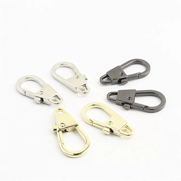 Bag accessory, golden keychain on chain, wholesale