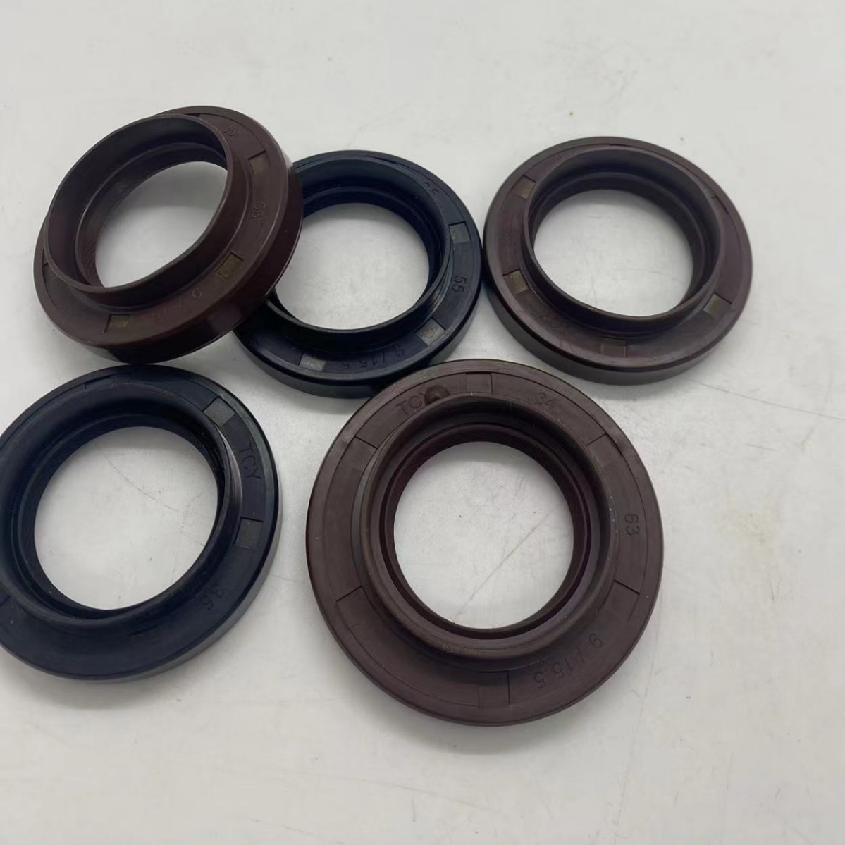 Skeleton oil seal automotive oil seal manufacturer wholesale nitrile rubber fluoro rubber oil seal 90311-38073