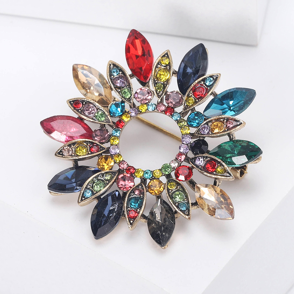 Flower Pattern Retro Pin Flower Alloy Inlay Rhinestones Women's Brooches
