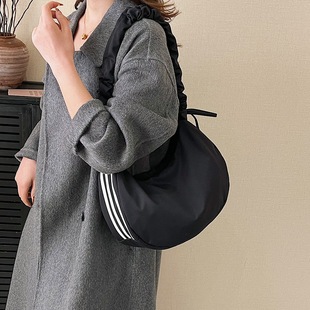 �羳�\���L녶���¿�Ůʿ�������μ�б����p�����e��bags��Ӱ�