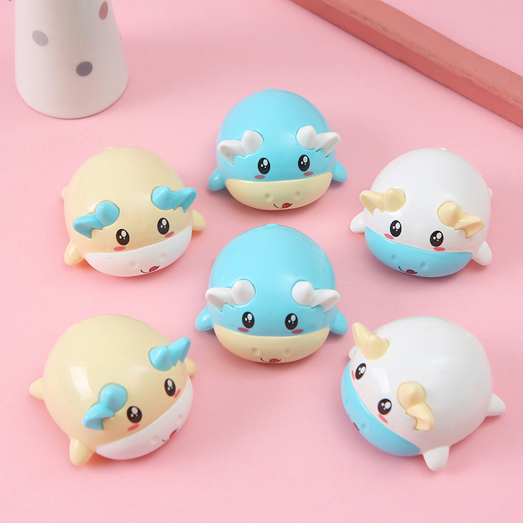 6,5x6,2 cm de dibujos animados tira de la pantorrilla coche pequeño puesto de juguete mercado nocturno pequeño regalo al por mayor regalo de cumpleaños de los niños