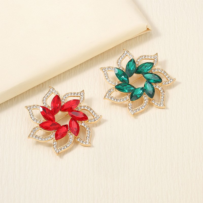 2025 New Seven-Petal Flower Gemstone High-End Elegant Brooch Women's Dress Coat Decorative Corsage Fashion Pin