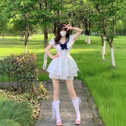 The fleeing princess, navy officer, petite girl, spicy dress with three layers of lace floral hem, pure desire, sweet, fluffy skirt