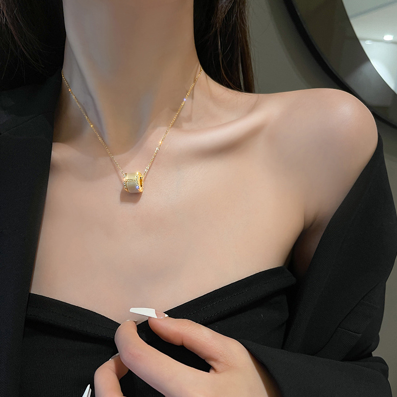 Collana da donna in vita con diamanti e pietre Cat's Eye dal lusso leggero e dal design piccolo, catena per maglione in edizione coreana,_voghion.com