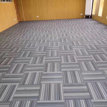 地毯紋PVC地板磚廣東工廠批發LVT地板3mm塑膠地板方塊乙烯基地磚