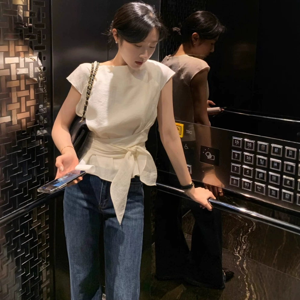 Лето 2025 г., новый продукт, французская ниша, самая популярная одежда для поездок на работу, модная рубашка с бантом на бретельках для женщин