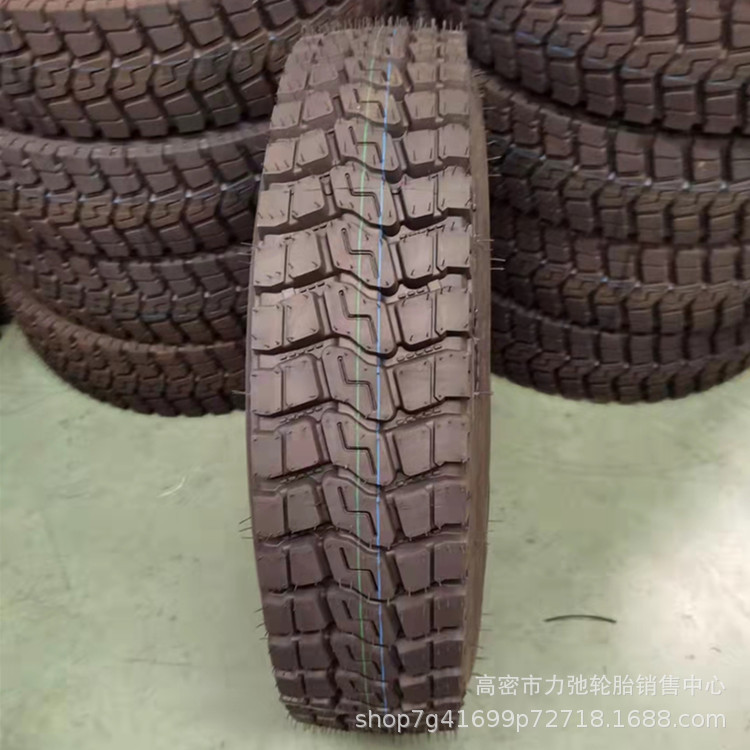 825r16LT汽车轮胎钢丝胎中短途货车卡车轮胎花纹加深抗扎825R16LT