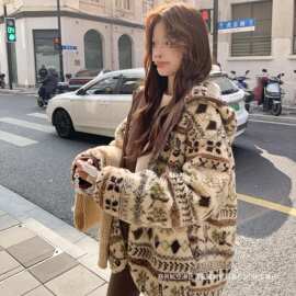 复古费尔岛风羊羔毛羽绒服女2025冬季新款松弛感连帽90白鸭绒外套