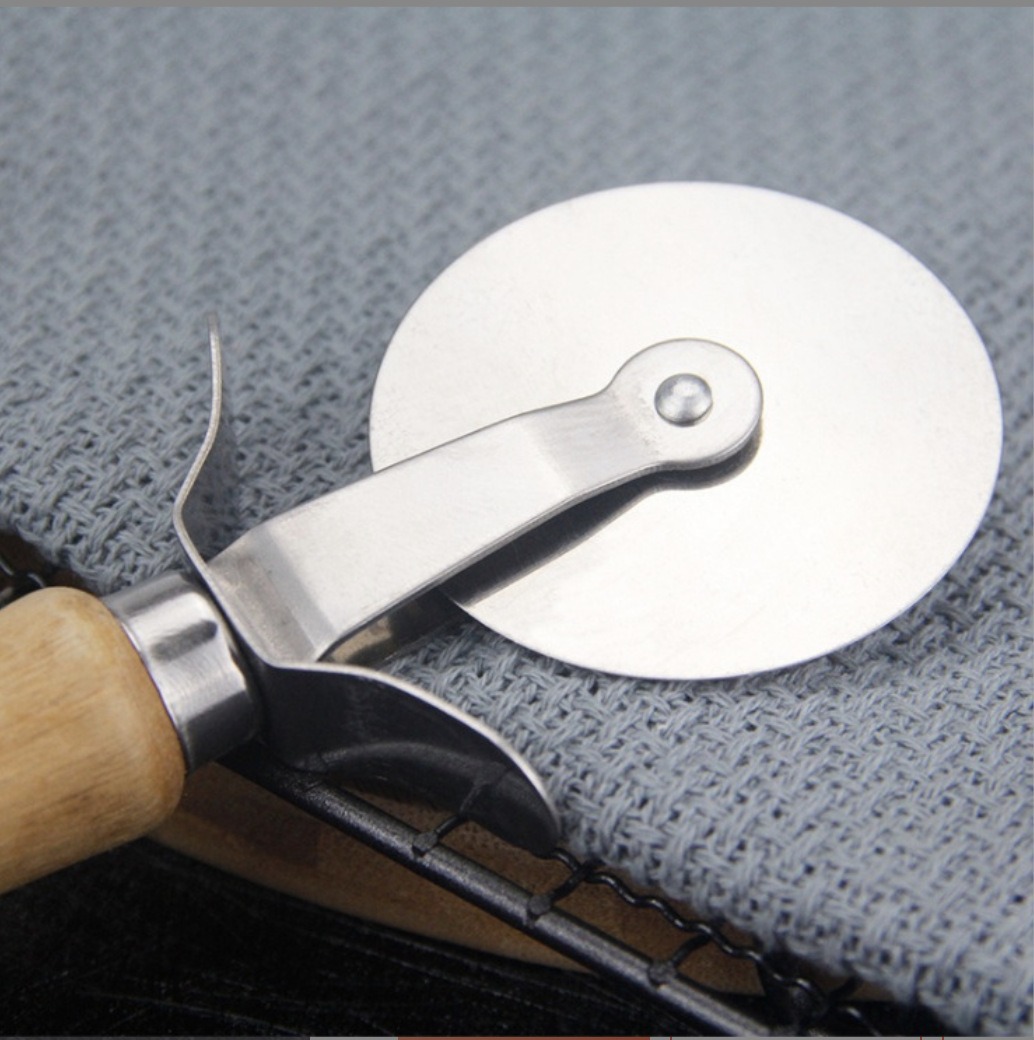 木柄不锈钢烘焙用具披萨刀披萨滚刀pizza介饼器烘焙工具