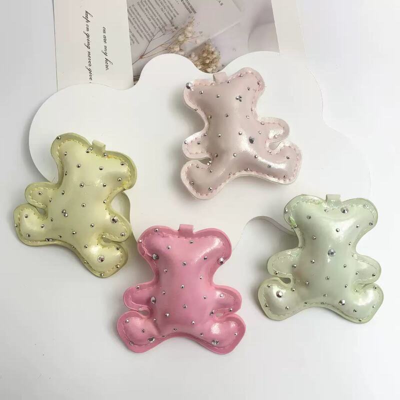 Creative Diamond Bear Leather Keychain, Cute and Personalized Bag Pendant, Mobile Phone Chain, Leather Pendant, Handmade Accessories in Stock