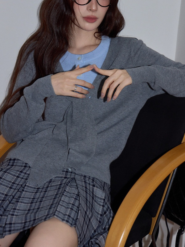 灰色假两件长袖针织衫女士薄款2025新款高级感上衣早秋氛围感穿搭|undefined