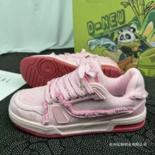 2024新款春季粉色牛仔布须边复古面包鞋女情侣小众运动休闲板鞋男