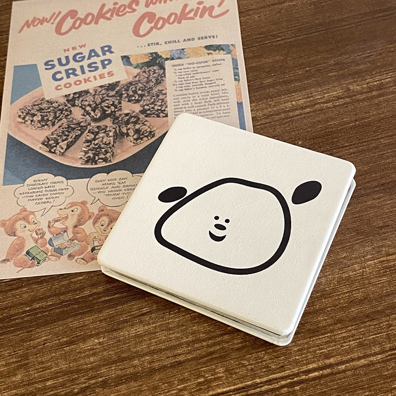 Lindo espejo pequeño Sanrio Kulomi espejo de maquillaje portátil de alto valor espejo de maquillaje portátil dormitorio de estudiantes espejo de maquillaje plegable