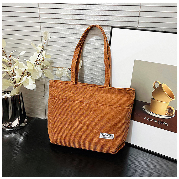 The fashionable and retro bucket bag for women, the new large-capacity versatile crossbody bag for women, and the trendy and elegant tote bag for women are selling well undefined