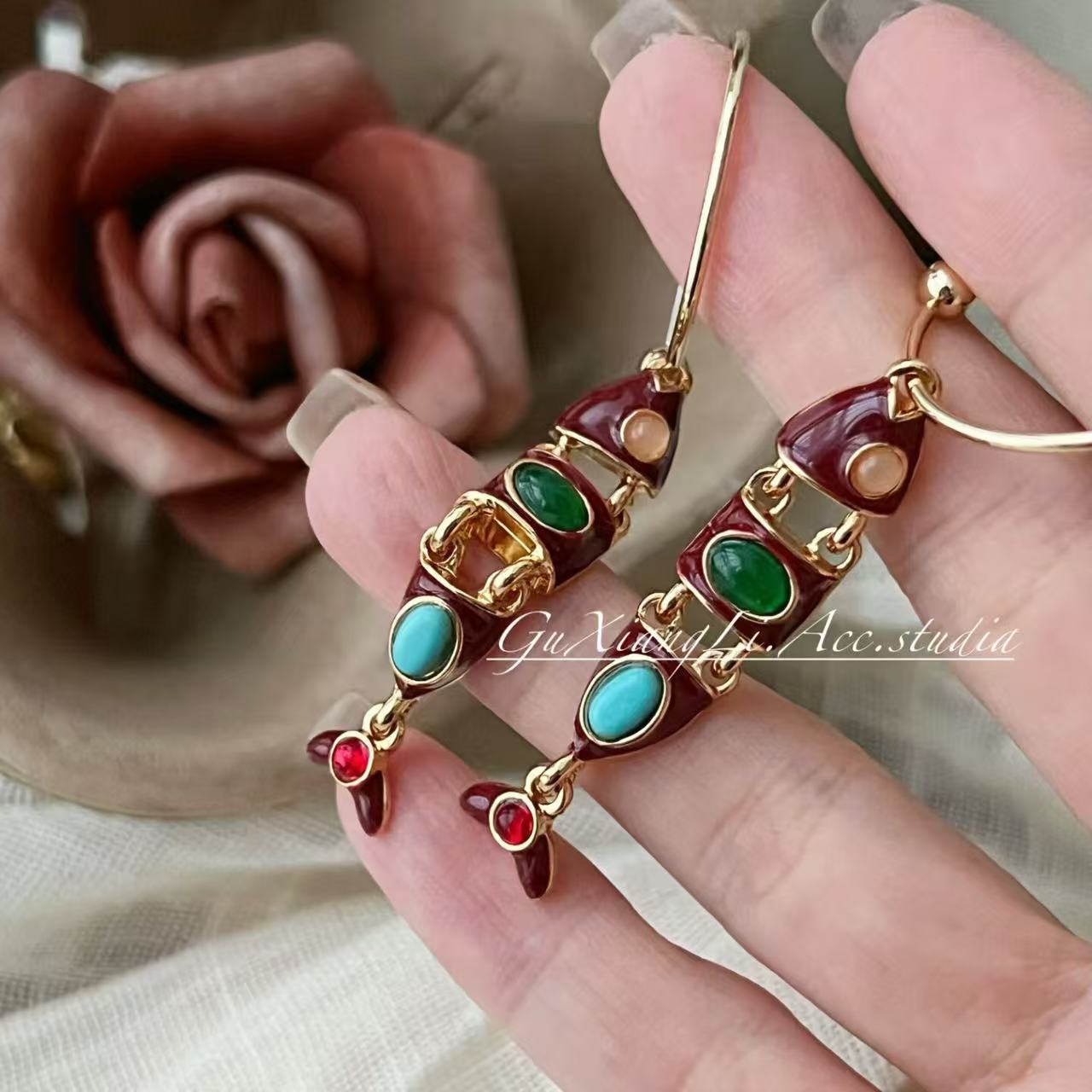 【游走的鱼】轻奢法式耳环酒红珐琅小鱼精致镶嵌C圈小众耳饰C99