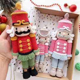 跨境新品DIY钩针编织玩偶材料包手工毛线圣诞胡桃夹子摆挂件饰品