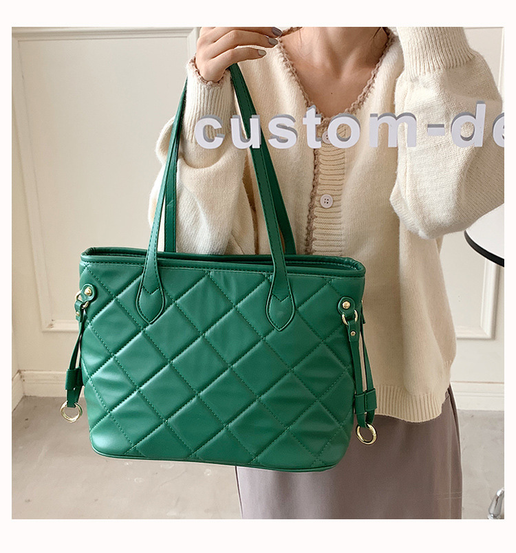 New Style Rhombus Shoulder Bag Trendy Fashion Portable Large Capacity Simple Tote Bag display picture 19