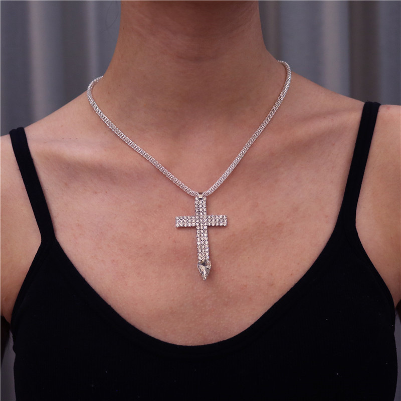 Popular Jewelry Diamond Claw Chain Fashion Trend Cross Rhinestone Necklace display picture 2