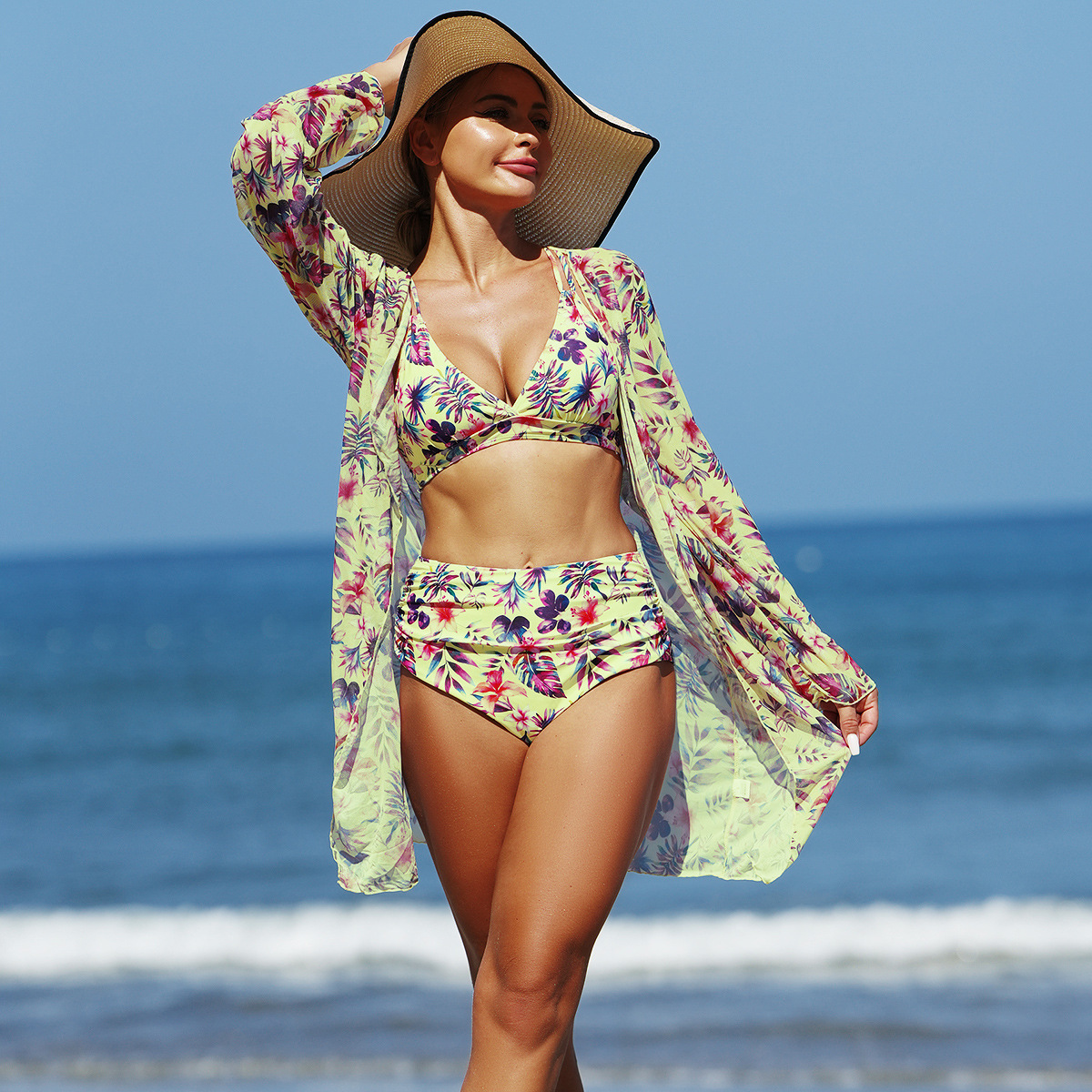 El nuevo estilo de moda europea y americana sexy trajes de baño de damas bikini de tres piezas con impresión multicolor de baño de mujer