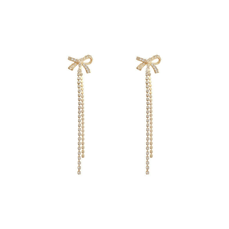 Серебряная игла с бантом, серьги, цепочка, пробы серебра 925, инкрустация бриллиантами, городской стиль, яркий запоминающийся стиль, обтягивающий