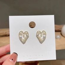 不规则镂空珍珠爱心耳环秋冬女小众设计感耳钉韩国气质高级感耳饰