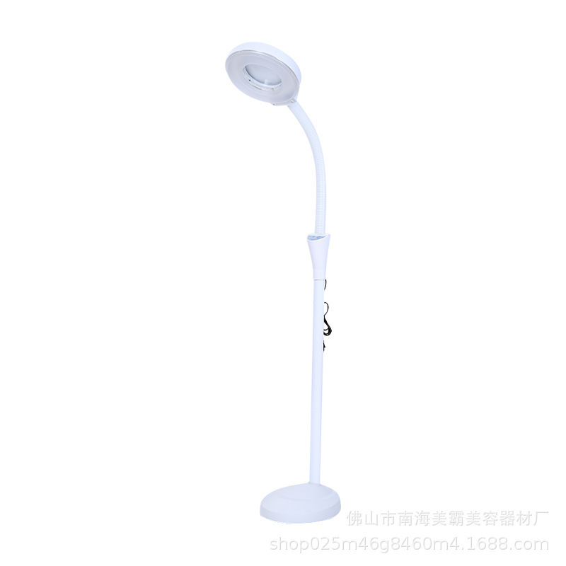 Led冷光ライトはルーペ付きの作業灯です。|undefined