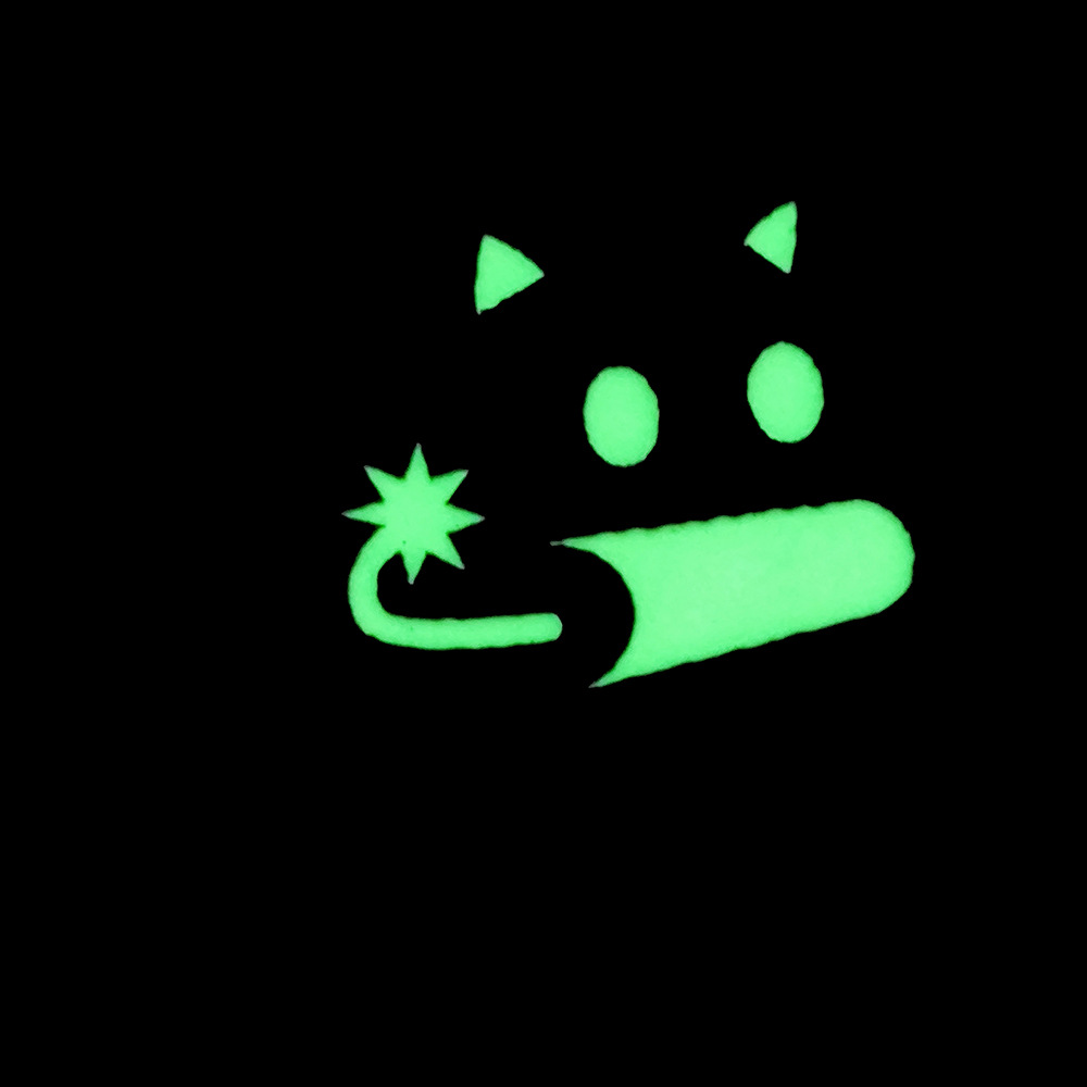 레이저 컷 빛나는 폭탄 고양이 IR 적외선 야간 투시경 반사 고양이 벨크로 배지 야외 배낭 사기 배지