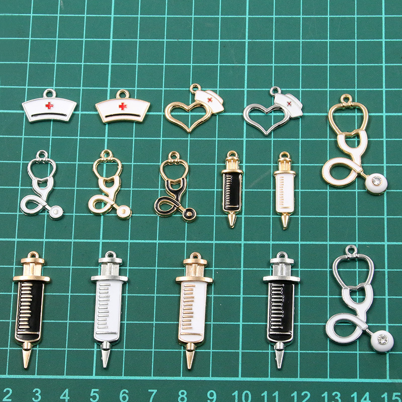 6 encanto médico DIY aleación accesorios de la joyería 2 color base gota aceite estetoscopio jeringa amor colgante