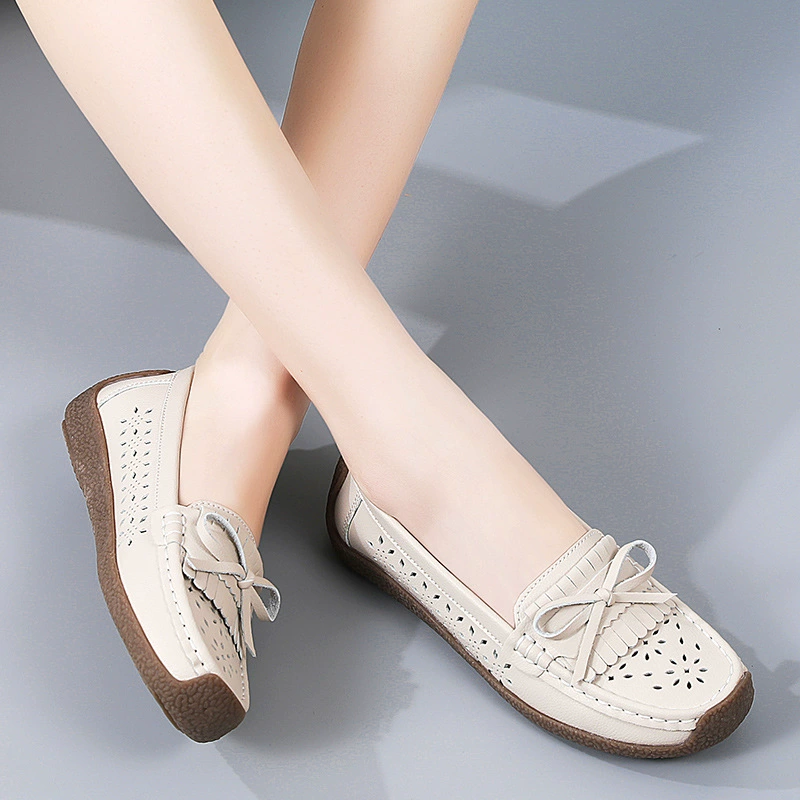 Snails for leisure with bow, low fashionable shoes