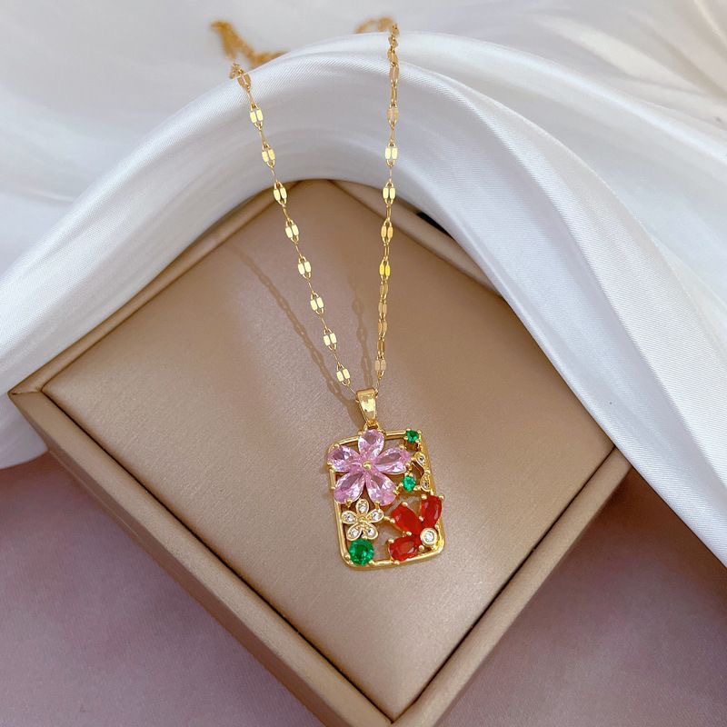 Flower necklace, fashionable, light luxury, niche new style, unique design, high-end temperament, elegant, versatile, delicate clavicle chain for women.
